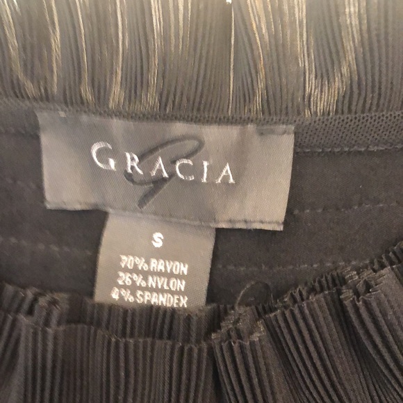 Gracia Black Ruffled Blouse - Picture 4 of 4